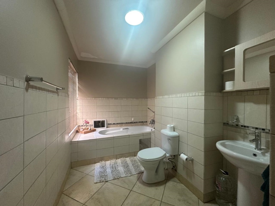 2 Bedroom Property for Sale in Waterval East North West